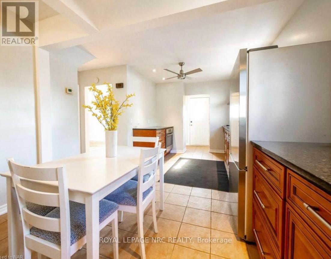 3090 Dorchester Road, Niagara Falls, Ontario  L2J 2Z7 - Photo 9 - X12469444