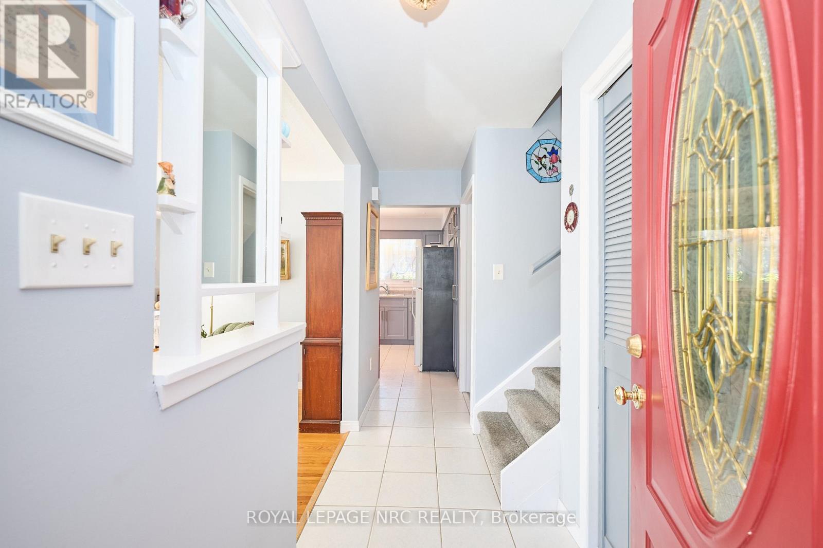73 Roehampton Avenue, St. Catharines, Ontario  L2M 6B7 - Photo 11 - X12469466