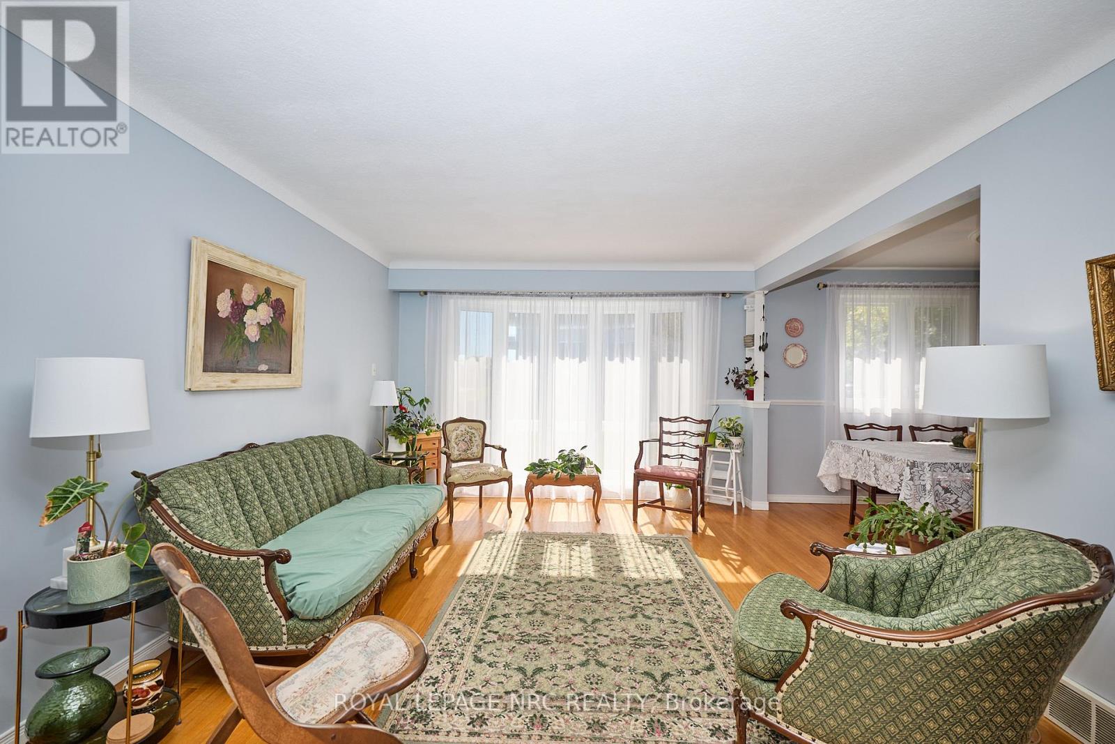 73 Roehampton Avenue, St. Catharines, Ontario  L2M 6B7 - Photo 12 - X12469466