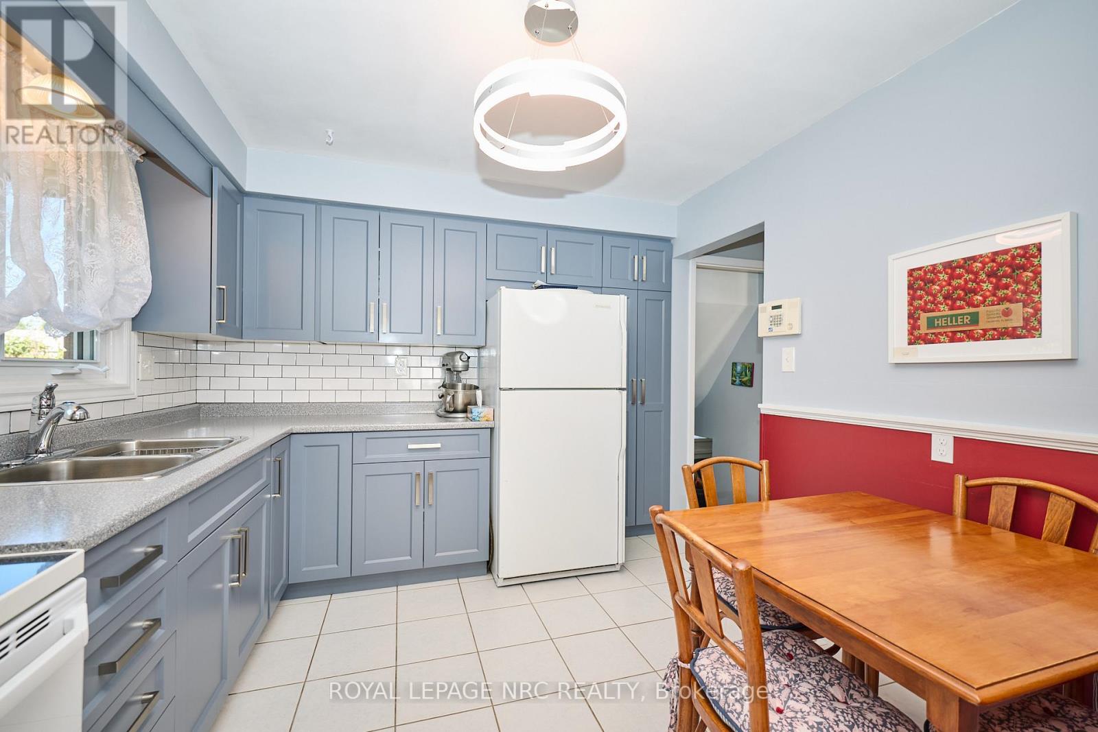 73 Roehampton Avenue, St. Catharines, Ontario  L2M 6B7 - Photo 19 - X12469466