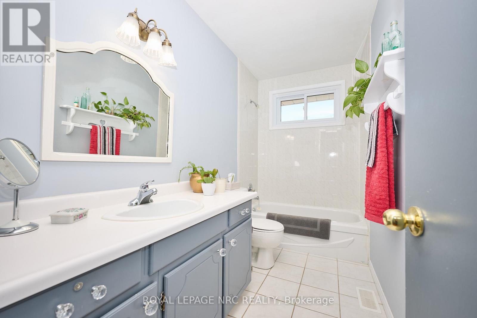 73 Roehampton Avenue, St. Catharines, Ontario  L2M 6B7 - Photo 21 - X12469466