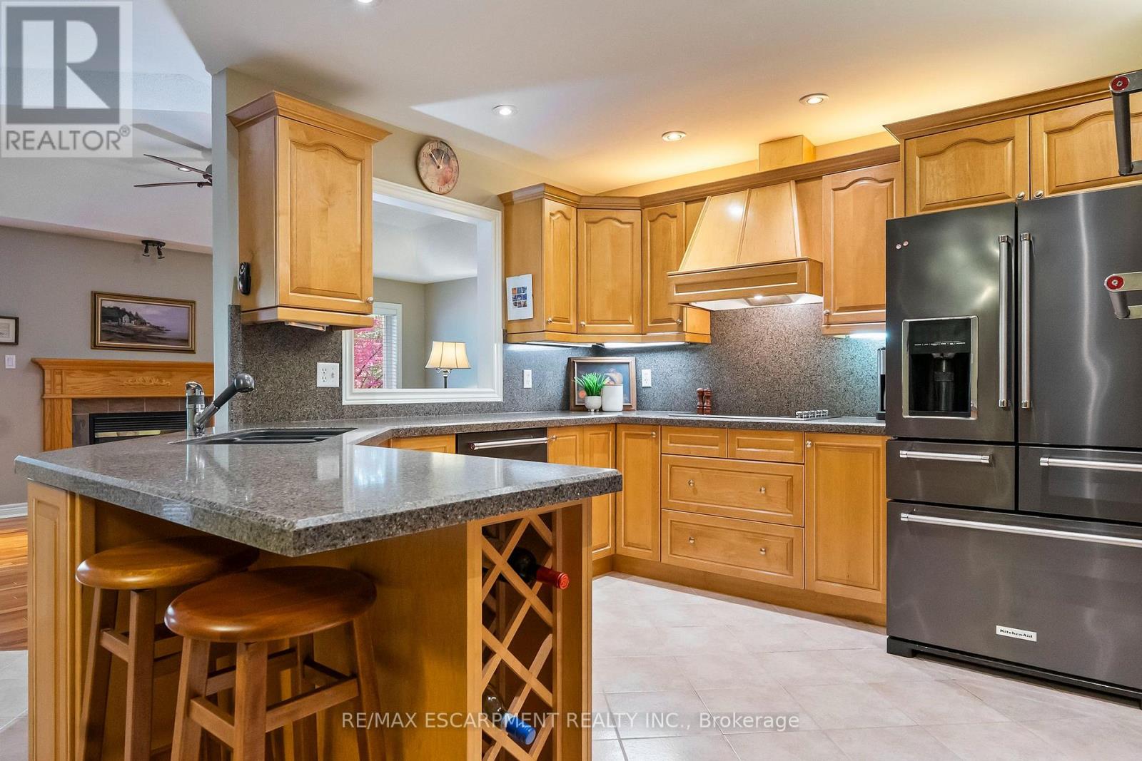 1329 Clarkson Road N, Mississauga, Ontario  L5J 2W6 - Photo 11 - W12469386
