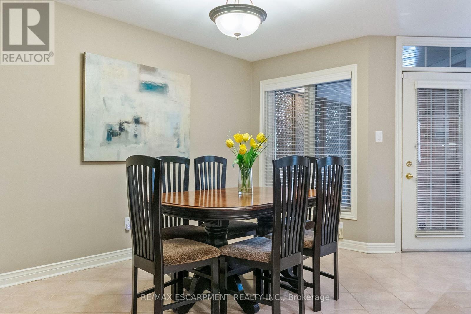 1329 Clarkson Road N, Mississauga, Ontario  L5J 2W6 - Photo 14 - W12469386