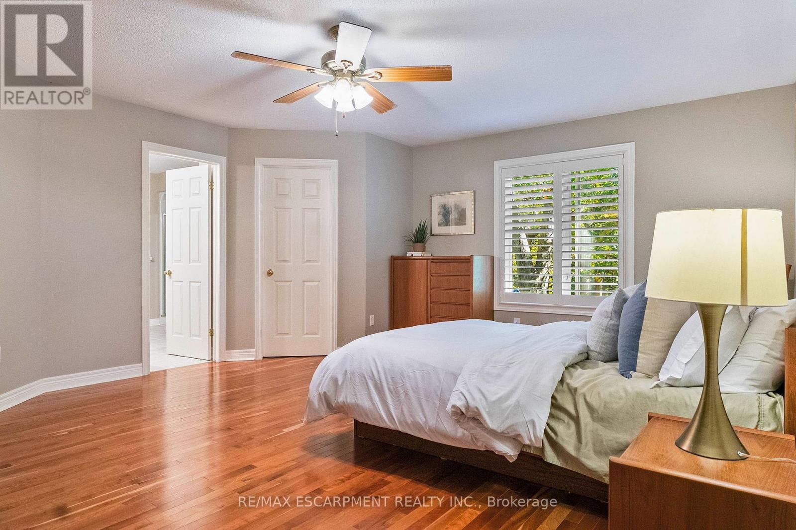 1329 Clarkson Road N, Mississauga, Ontario  L5J 2W6 - Photo 18 - W12469386