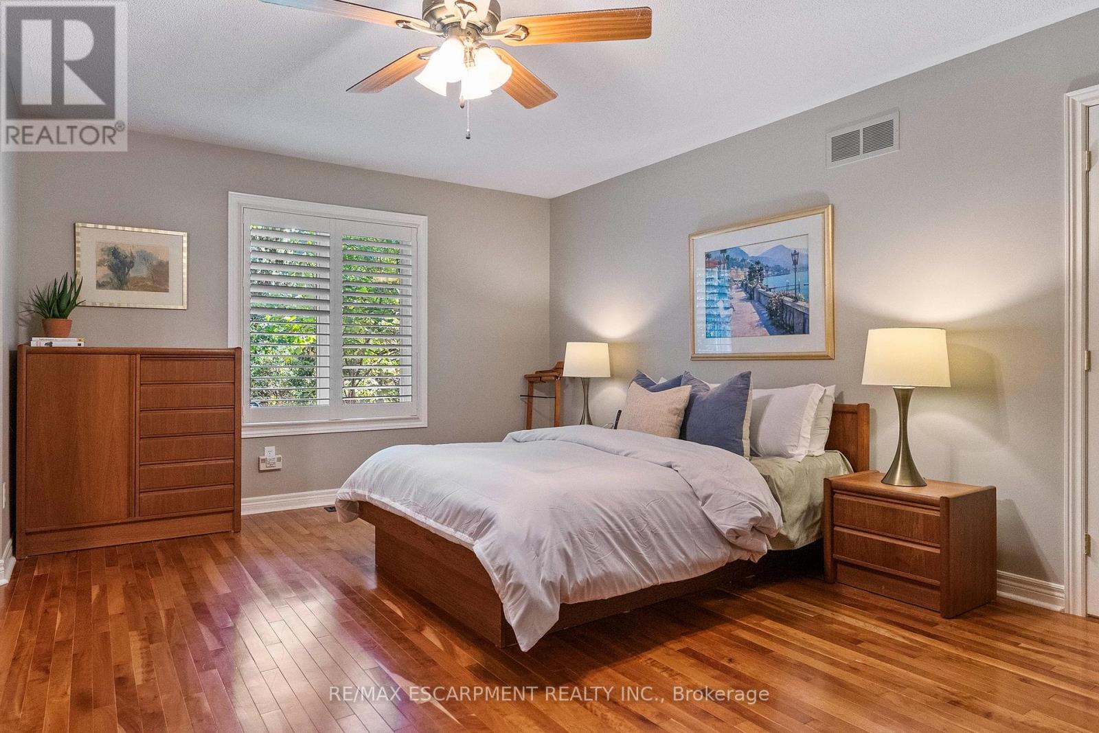 1329 Clarkson Road N, Mississauga, Ontario  L5J 2W6 - Photo 19 - W12469386