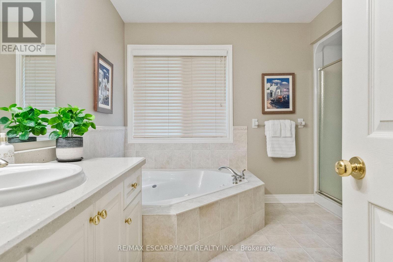 1329 Clarkson Road N, Mississauga, Ontario  L5J 2W6 - Photo 22 - W12469386