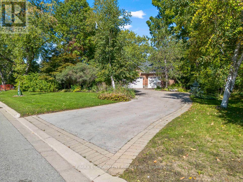 1329 Clarkson Road N, Mississauga, Ontario  L5J 2W6 - Photo 37 - W12469386