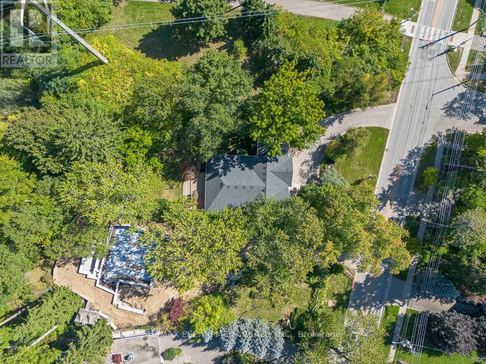 1329 Clarkson Road N, Mississauga, Ontario  L5J 2W6 - Photo 38 - W12469386