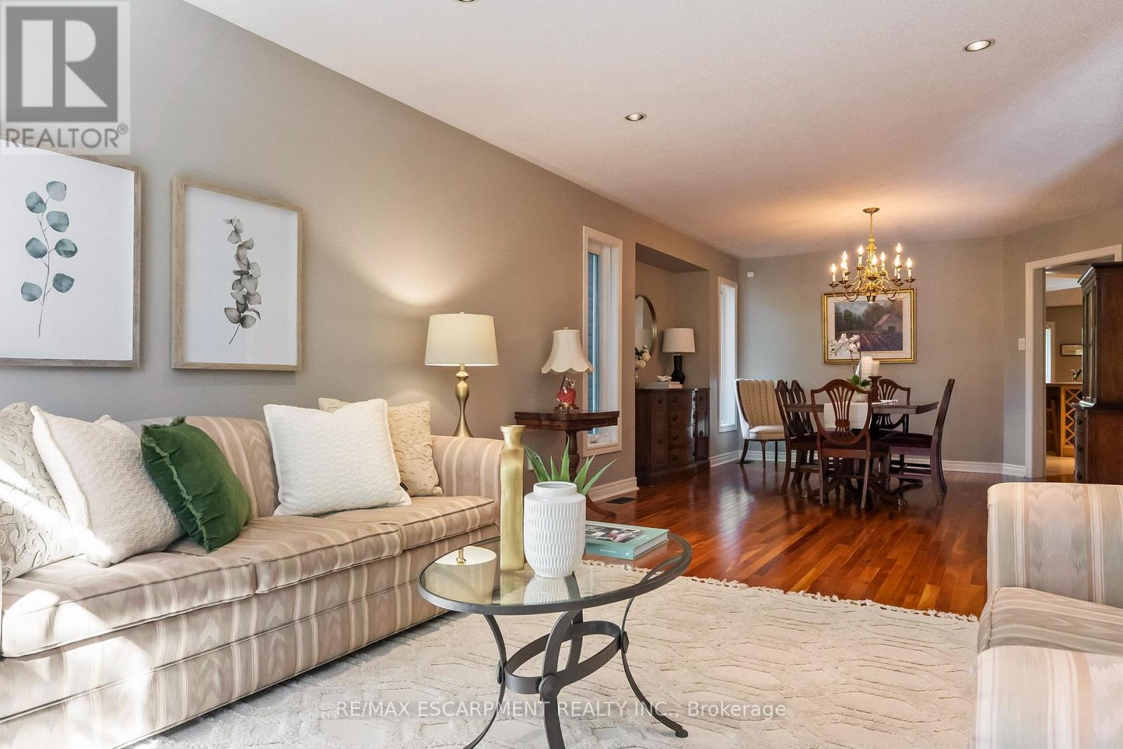 1329 Clarkson Road N, Mississauga, Ontario  L5J 2W6 - Photo 8 - W12469386