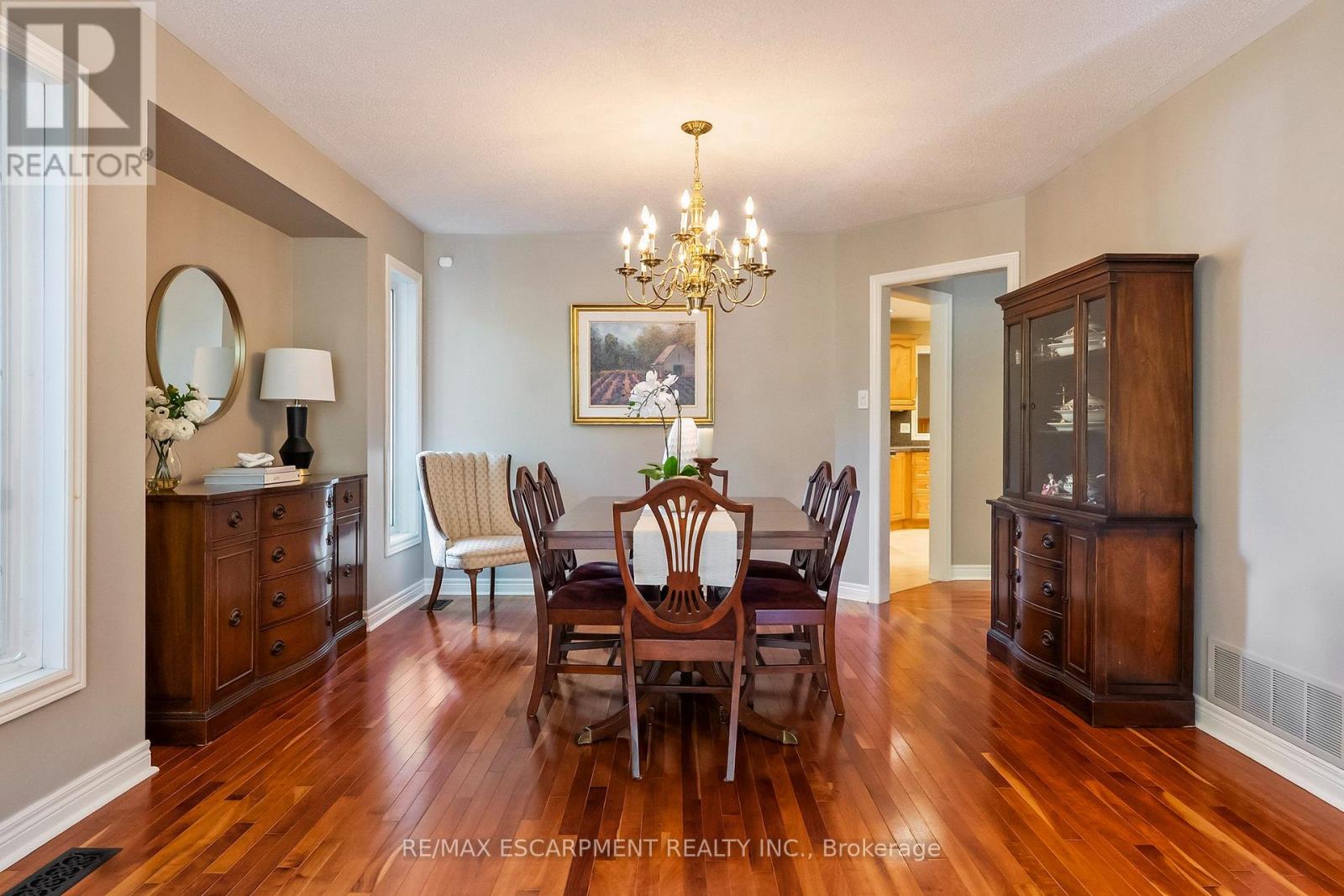1329 Clarkson Road N, Mississauga, Ontario  L5J 2W6 - Photo 9 - W12469386