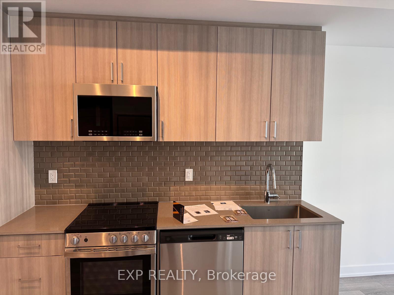 566 - 1005 Dundas St E Street, Oakville, Ontario  L6H 8C7 - Photo 13 - W12469390