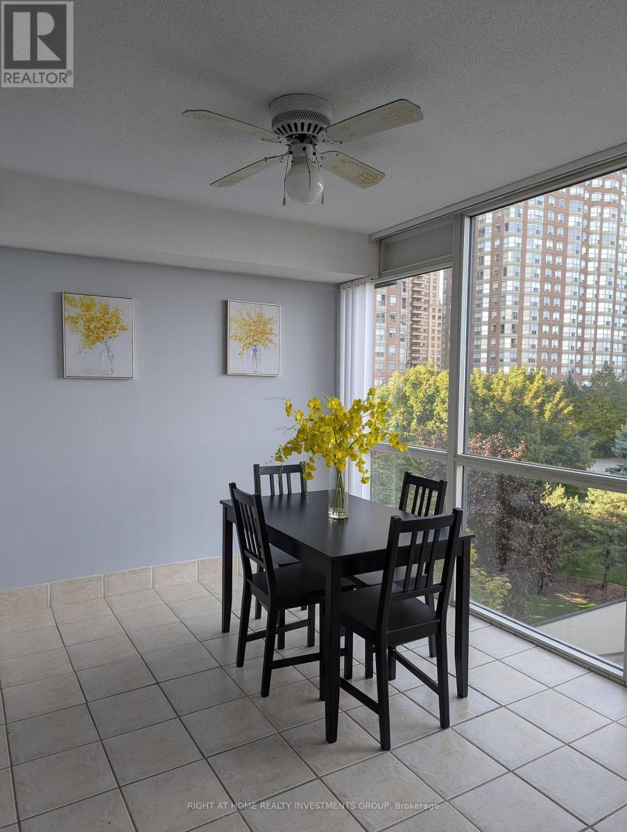 512 - 350 Webb Drive, Mississauga, Ontario  L5B 3W4 - Photo 2 - W12469393