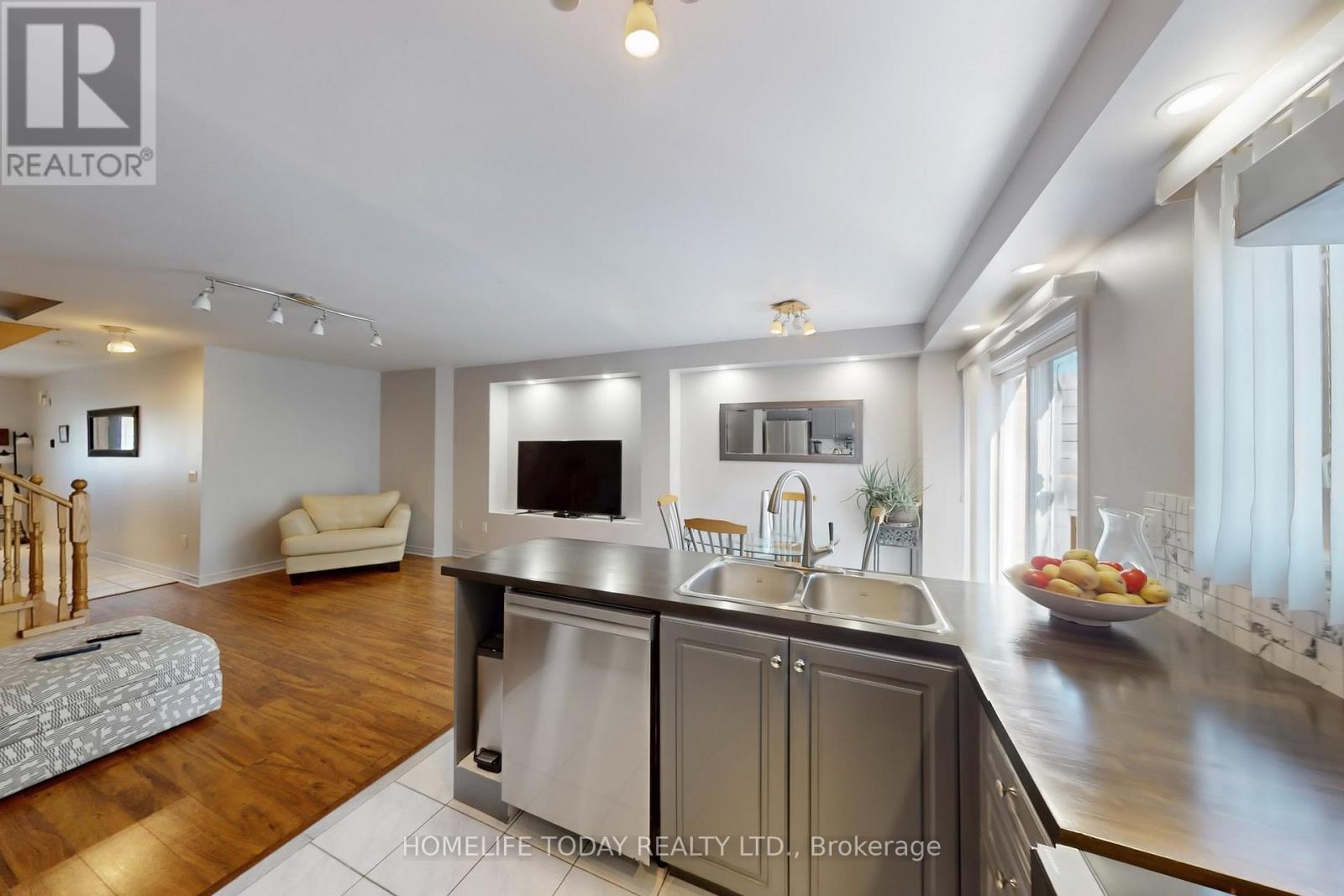 79 Checkerberry Crescent, Brampton, Ontario  L6R 2S9 - Photo 14 - W12469428