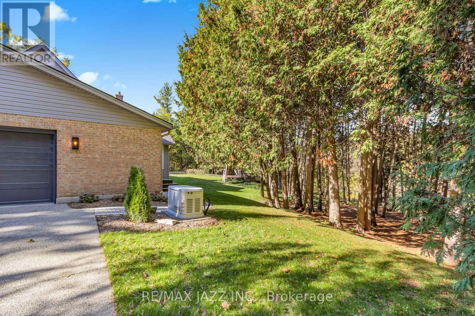 430 South River Road, Centre Wellington, Ontario  N0B 1S0 - Photo 37 - X12469492