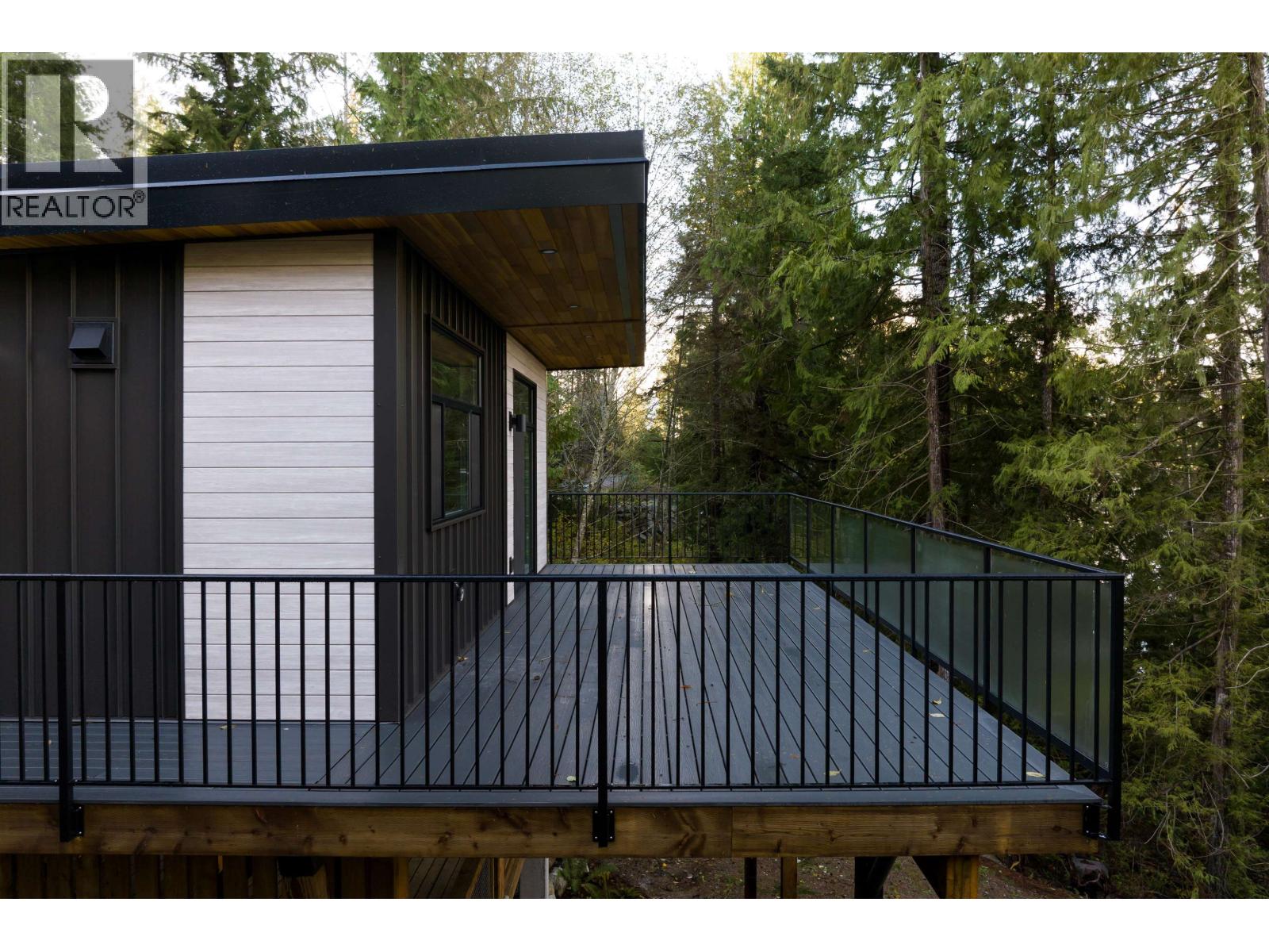 5792 Tillicum Bay Road, Sechelt, British Columbia  V7Z 0C7 - Photo 8 - R3043644