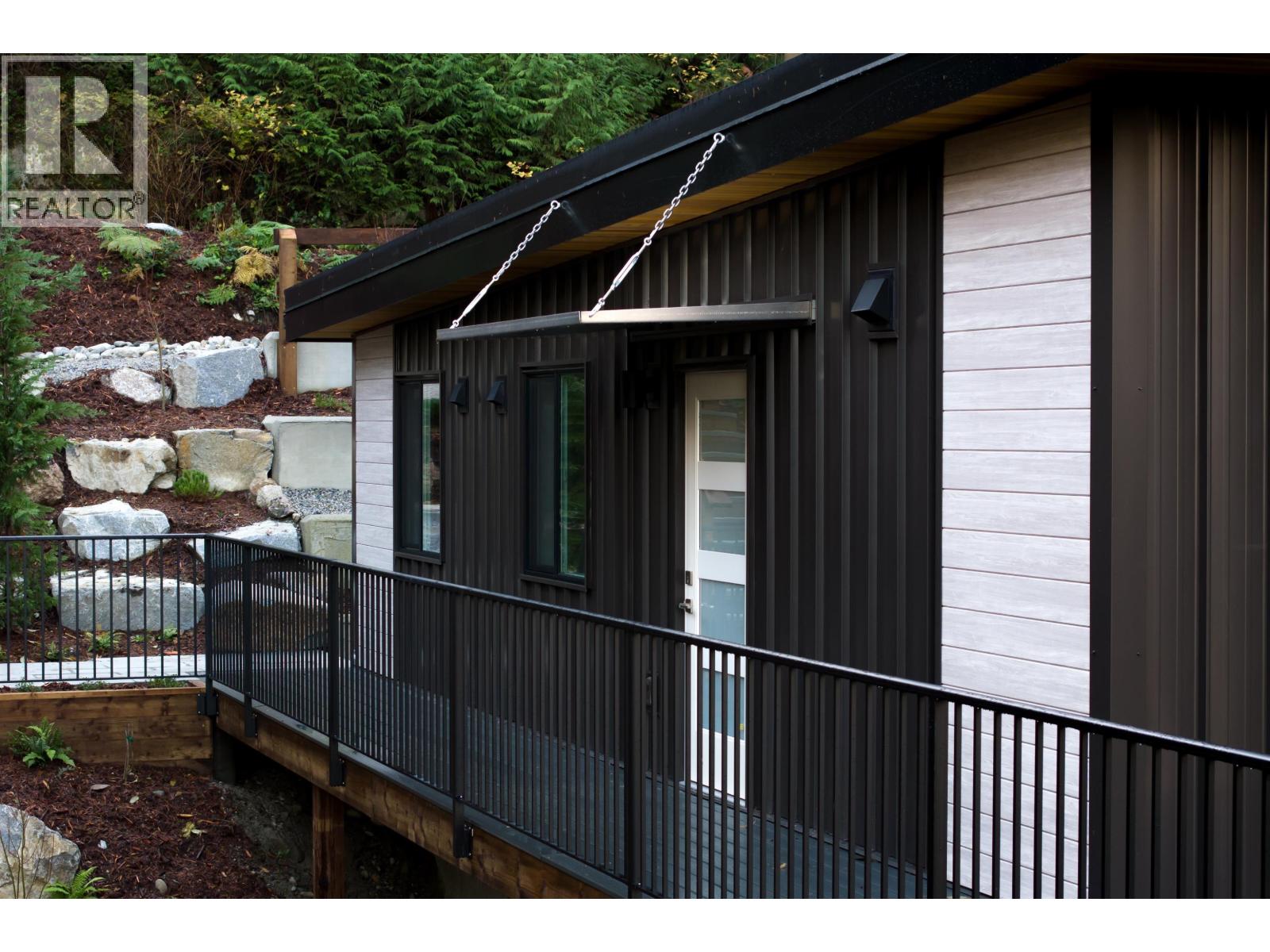 5792 Tillicum Bay Road, Sechelt, British Columbia  V7Z 0C7 - Photo 10 - R3043644