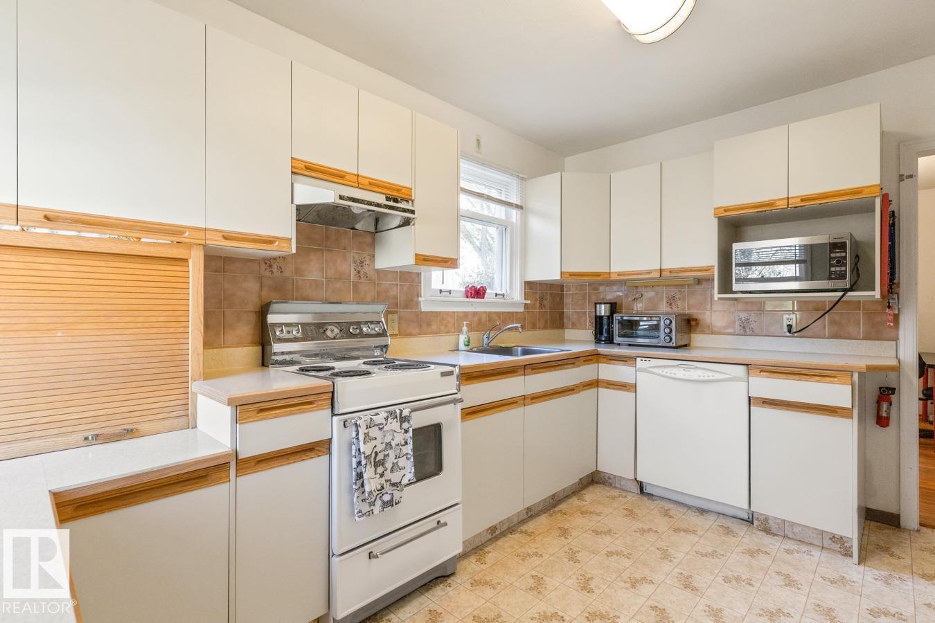 8671 76 St Nw, Edmonton, Alberta  T6C 2K1 - Photo 11 - E4462608