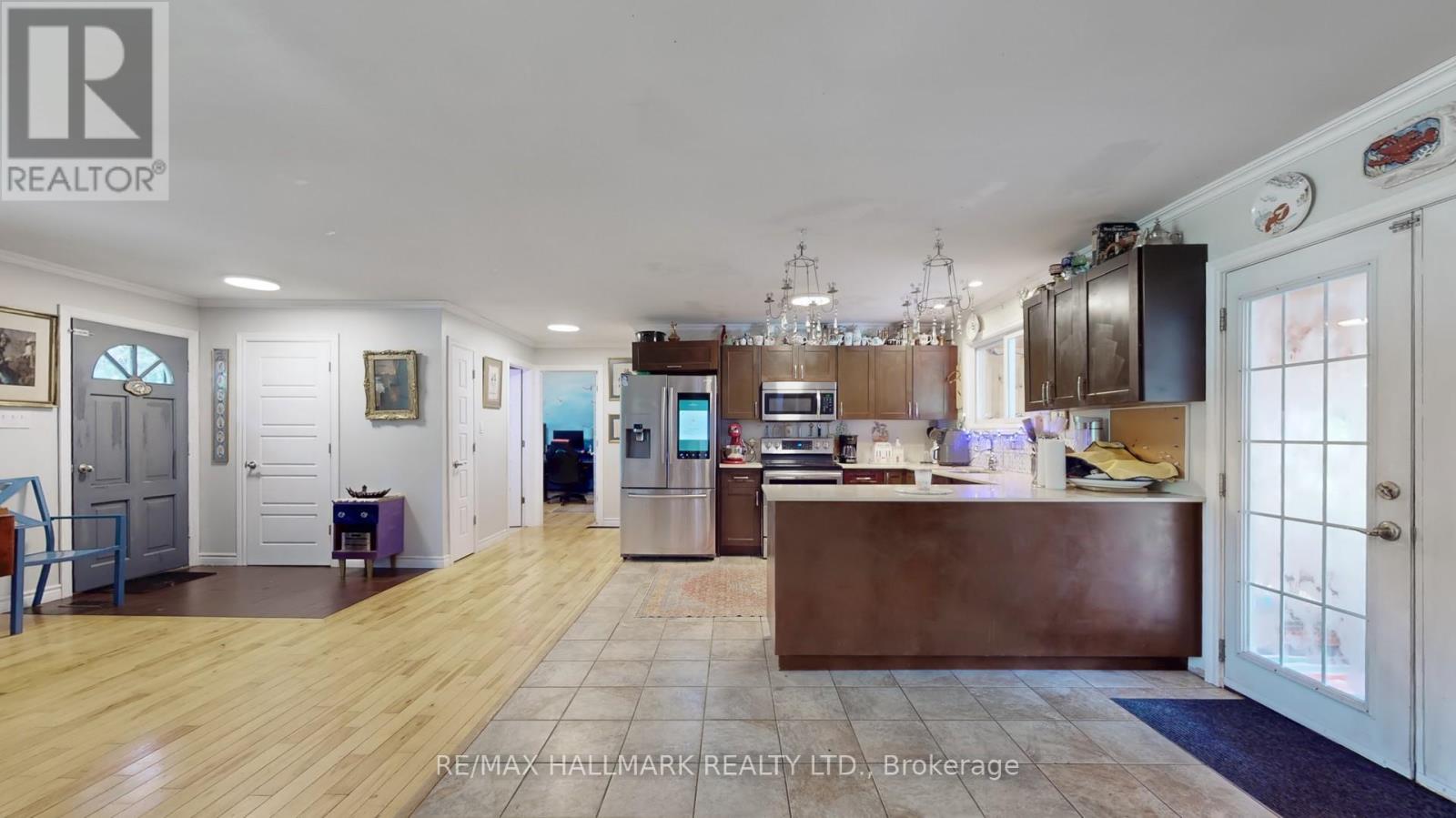 14 Sellens Avenue, Bracebridge, Ontario  P1L 1R4 - Photo 8 - X12469385