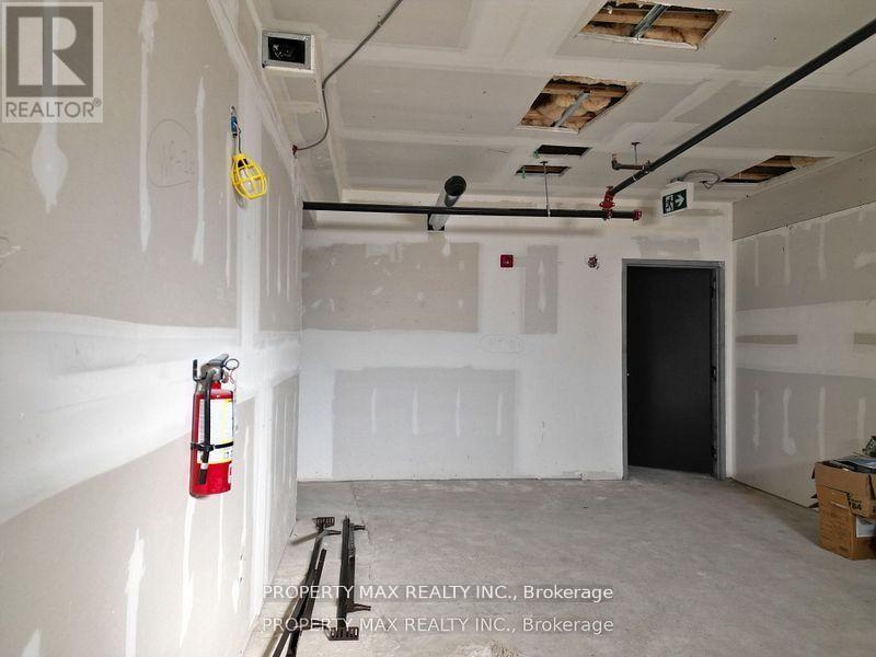 1061 Richmond Street, London East, Ontario  N6A 3J7 - Photo 31 - X12469394