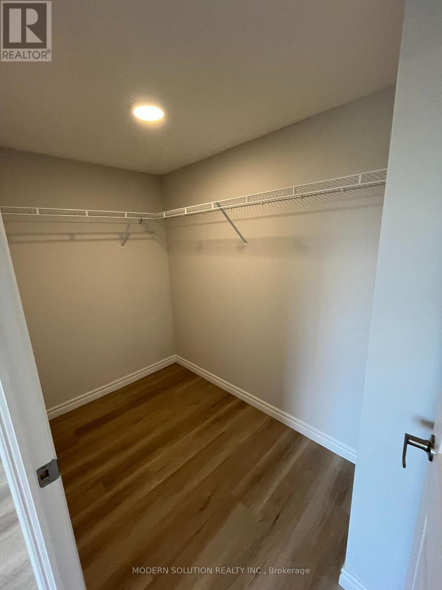 412 - 425 Watson Parkway N, Guelph, Ontario  N1E 7K5 - Photo 11 - X12469401