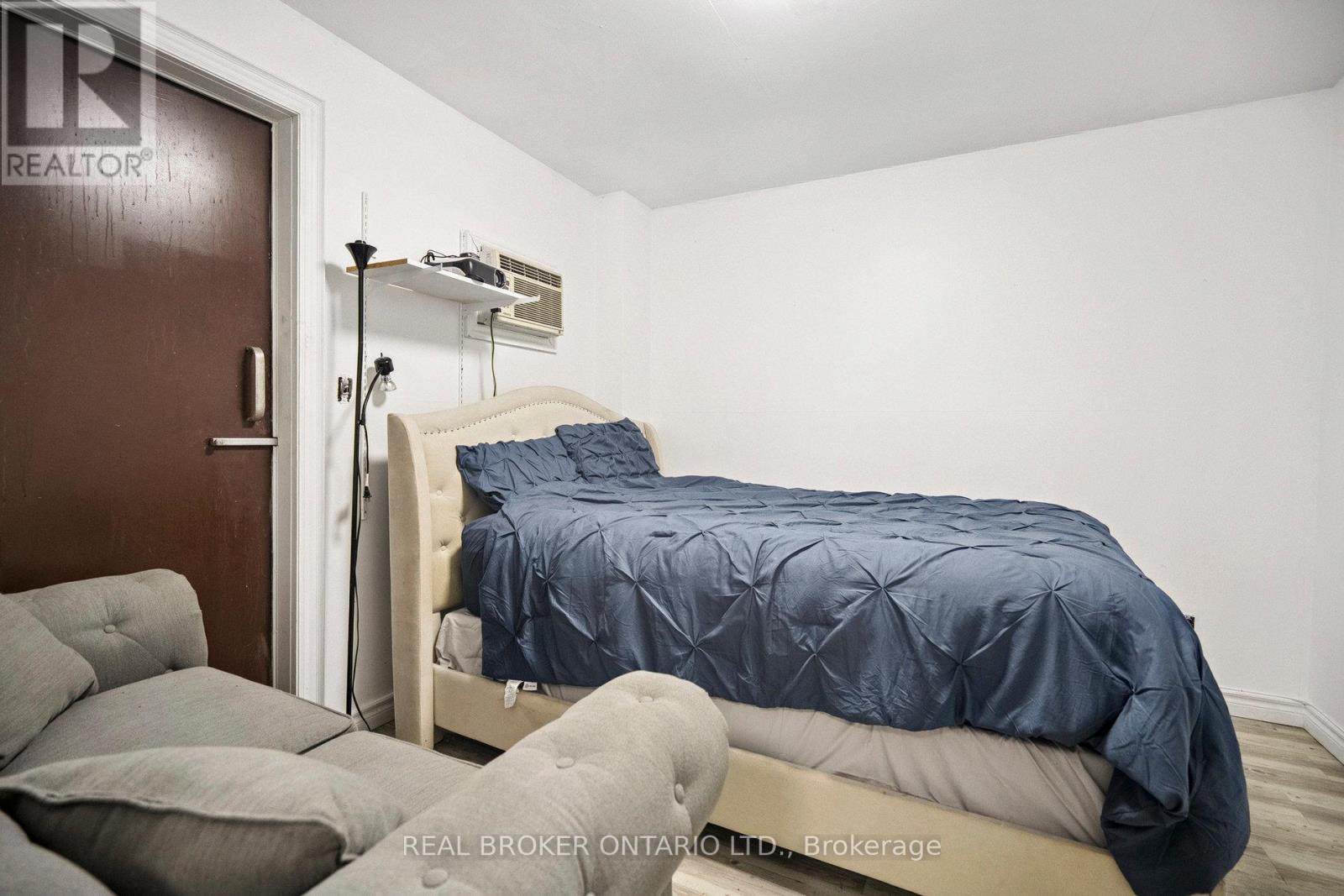 11 Whitfield Avenue, Hamilton, Ontario  L8L 4B5 - Photo 29 - X12469408