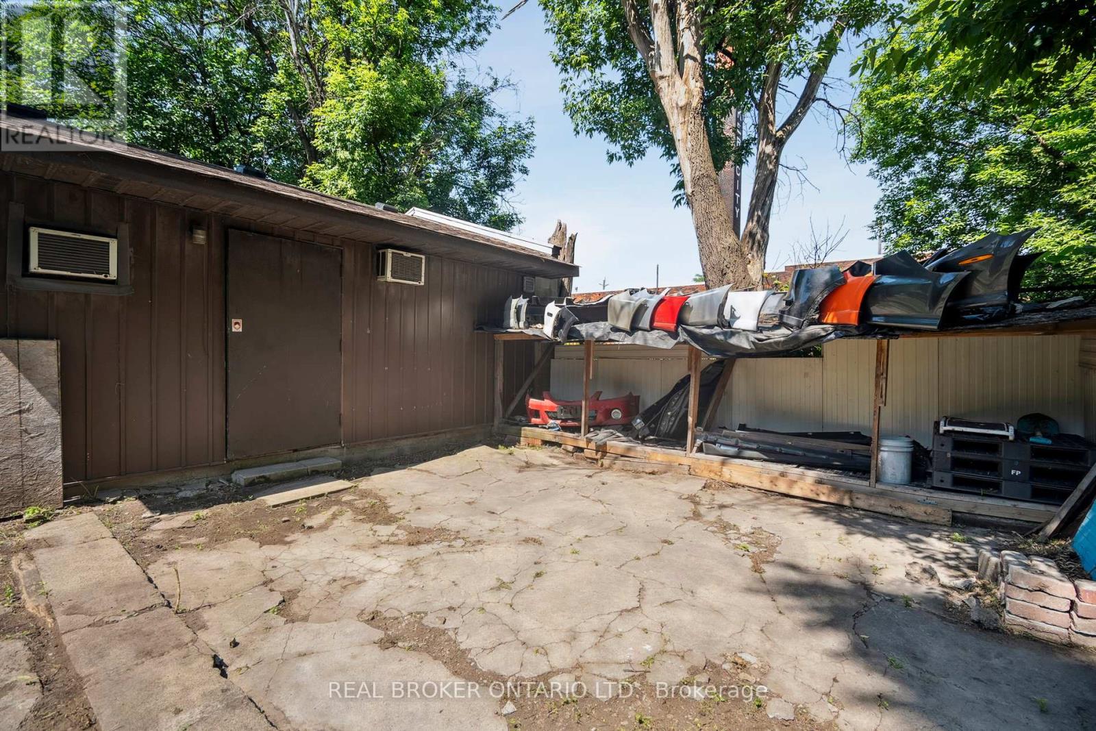 11 Whitfield Avenue, Hamilton, Ontario  L8L 4B5 - Photo 33 - X12469408