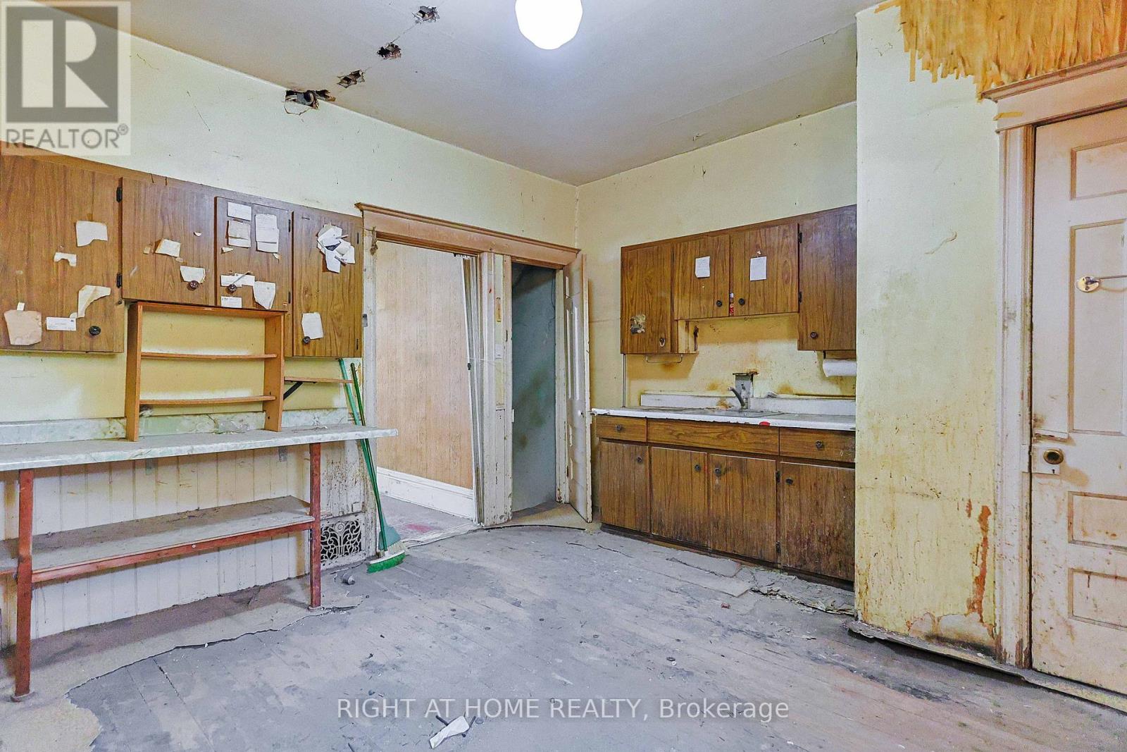 318 John Street N, Hamilton, Ontario  L8L 4P9 - Photo 13 - X12469423