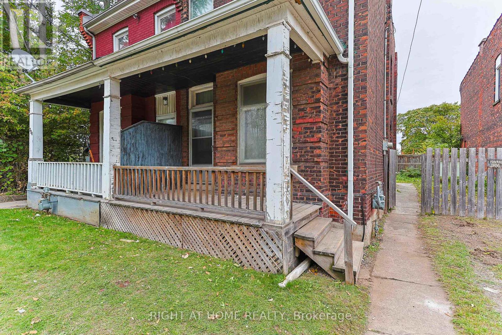 318 John Street N, Hamilton, Ontario  L8L 4P9 - Photo 5 - X12469423
