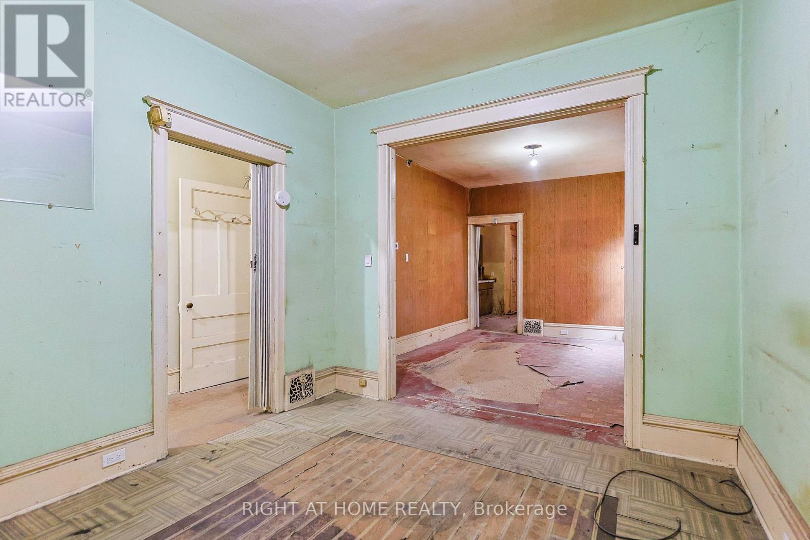 318 John Street N, Hamilton, Ontario  L8L 4P9 - Photo 9 - X12469423