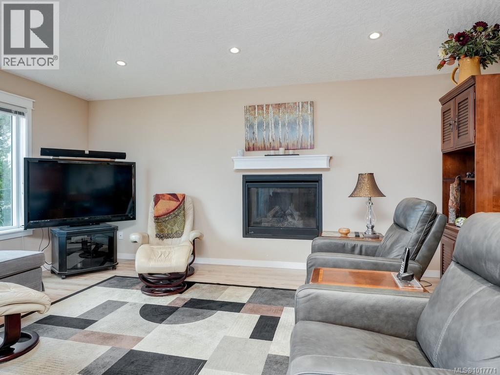 28 2740 Stautw Rd, Central Saanich, British Columbia V8M 0A8 - Photo 2 - 1017771