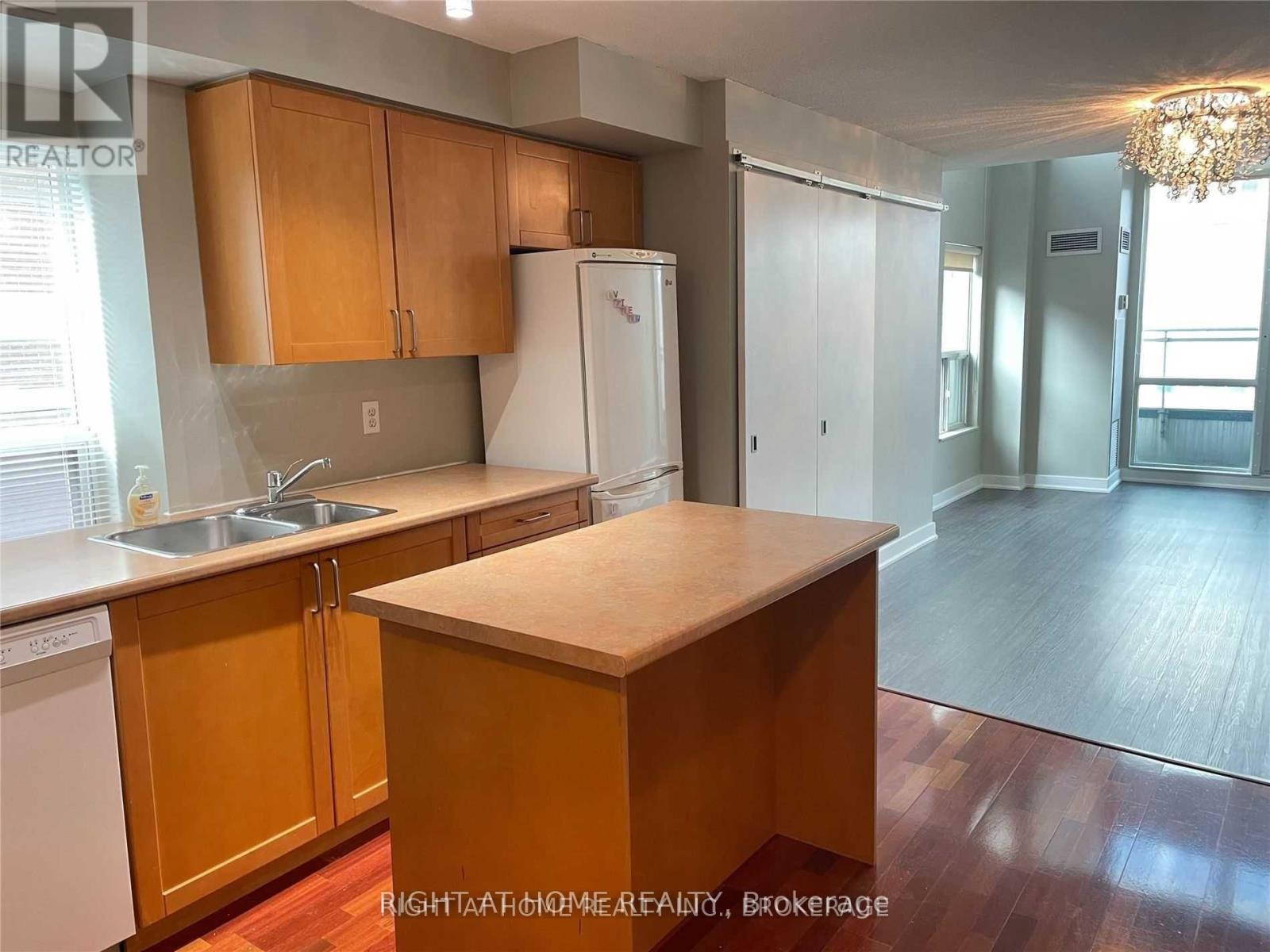 501 - 77 Lombard Street, Toronto, Ontario  M5C 3E1 - Photo 5 - C12469450