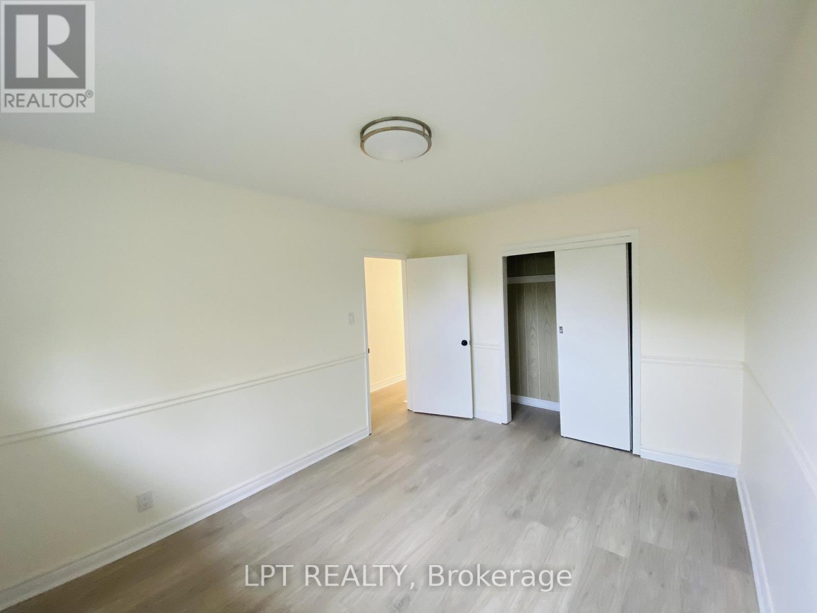 Main - 26 Davis Drive, Aurora, Ontario  L4G 2B6 - Photo 12 - N12469515