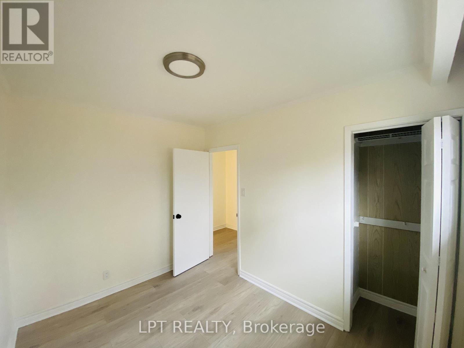 Main - 26 Davis Drive, Aurora, Ontario  L4G 2B6 - Photo 14 - N12469515