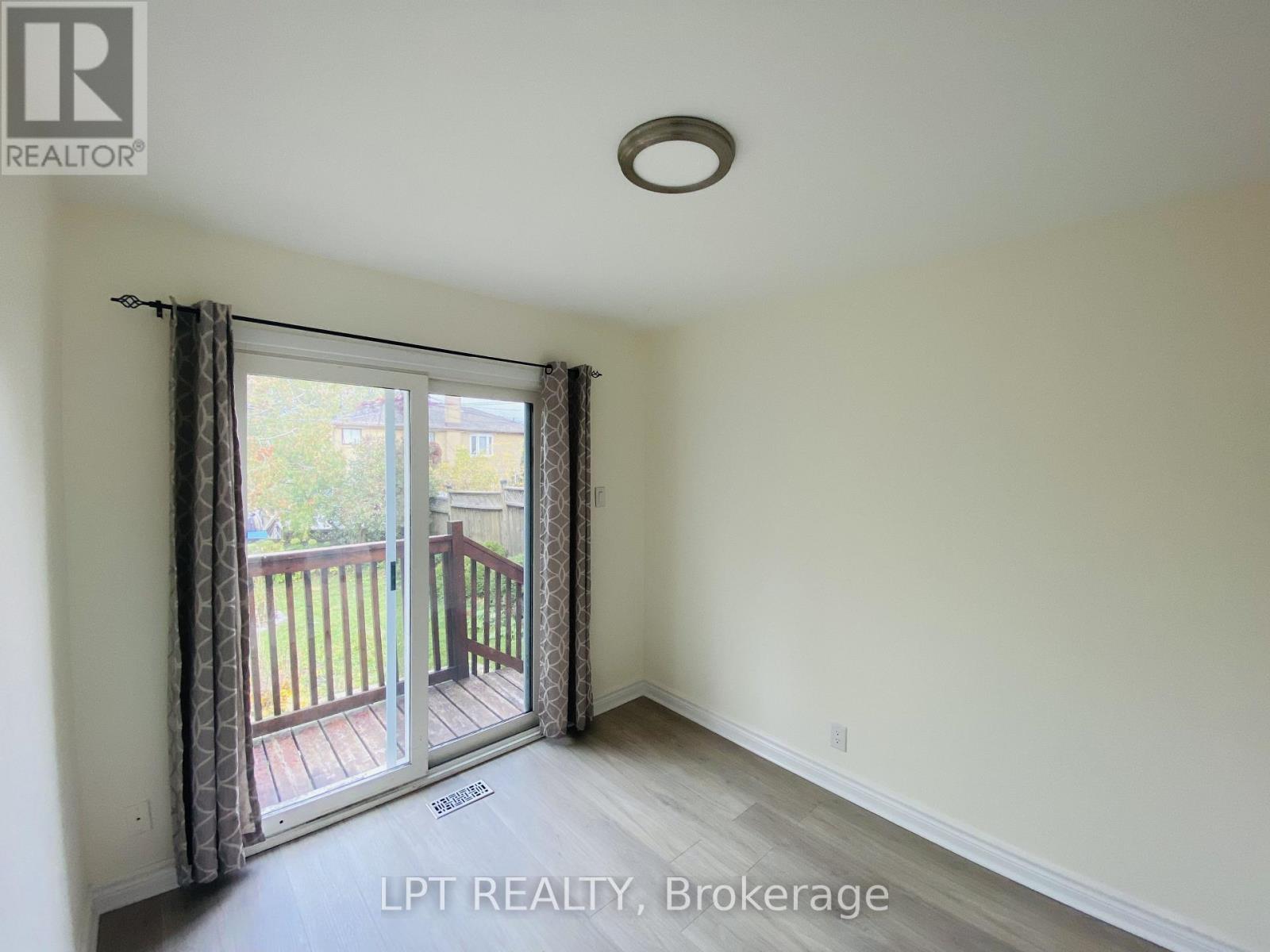 Main - 26 Davis Drive, Aurora, Ontario  L4G 2B6 - Photo 17 - N12469515