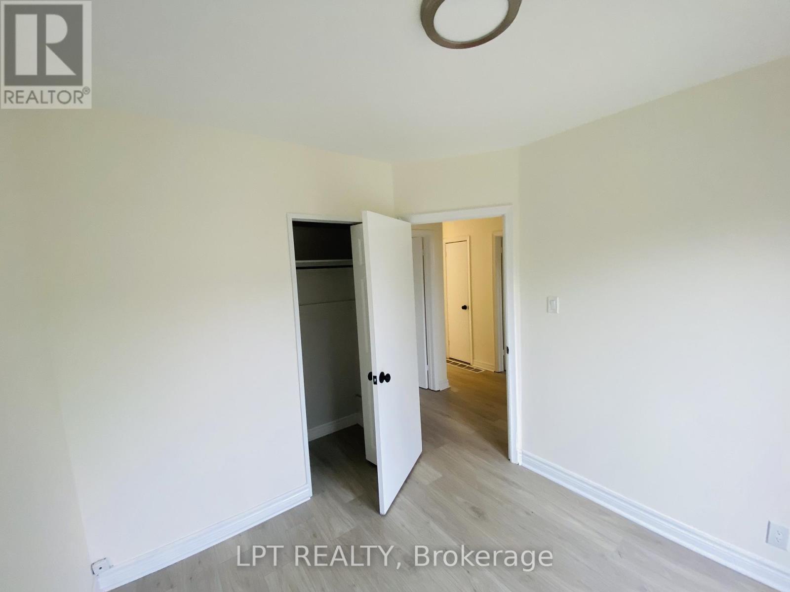 Main - 26 Davis Drive, Aurora, Ontario  L4G 2B6 - Photo 18 - N12469515
