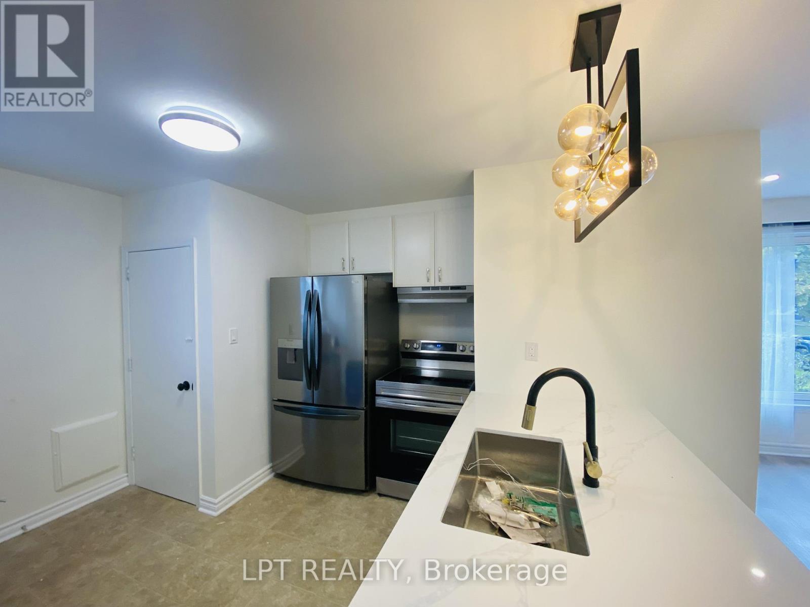 Main - 26 Davis Drive, Aurora, Ontario  L4G 2B6 - Photo 7 - N12469515