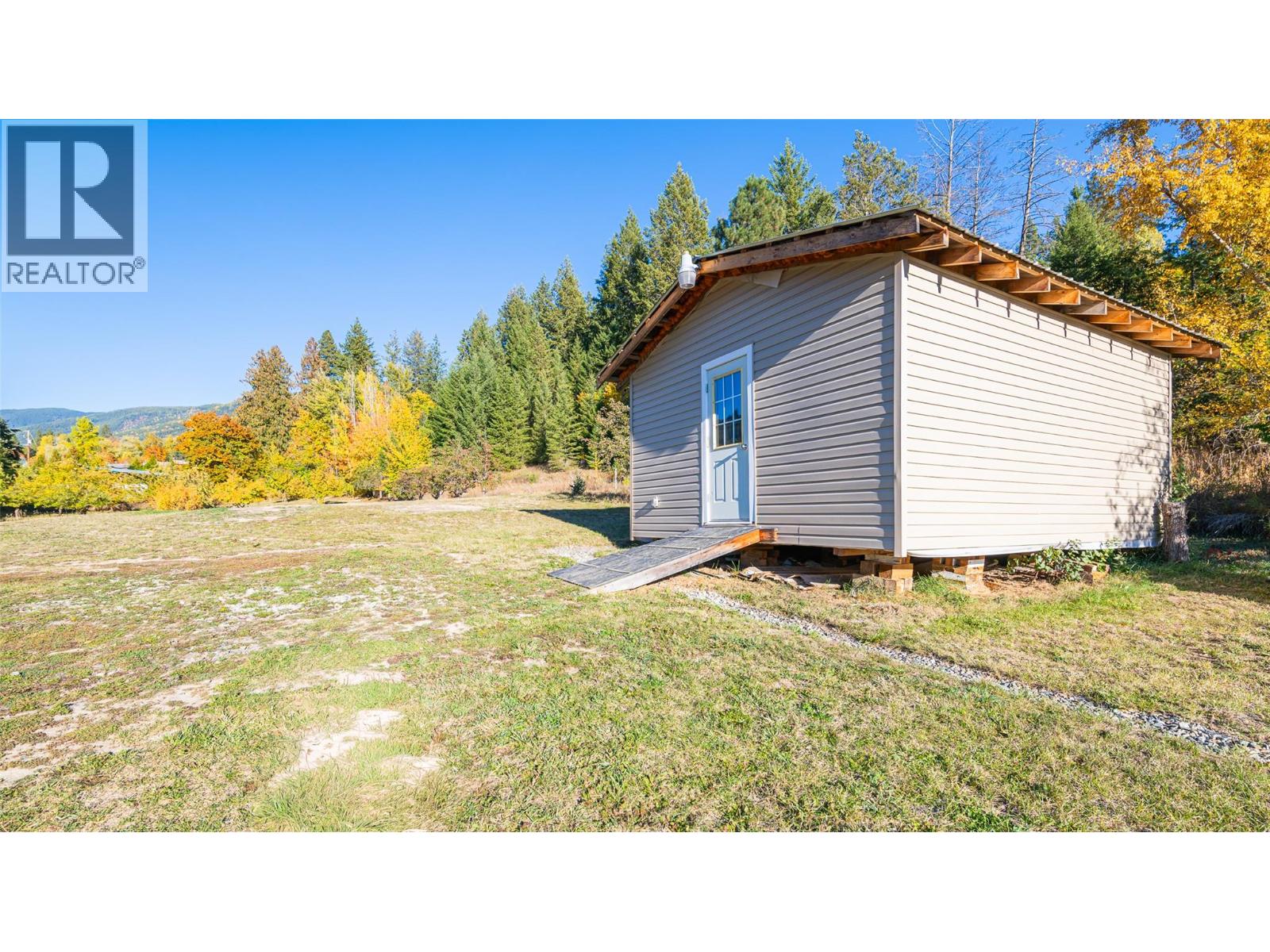 5060 3a Highway, Wynndel, British Columbia  V0B 2N2 - Photo 13 - 10365671