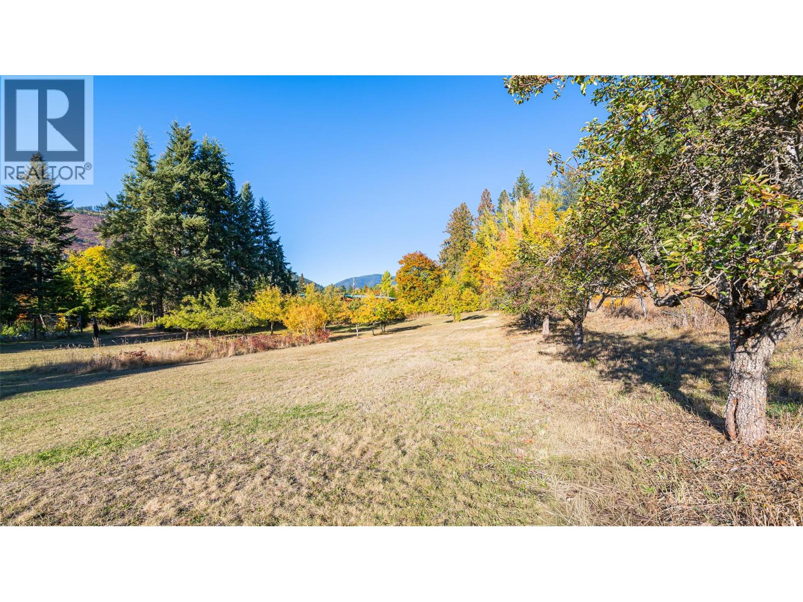 5060 3a Highway, Wynndel, British Columbia  V0B 2N2 - Photo 18 - 10365671