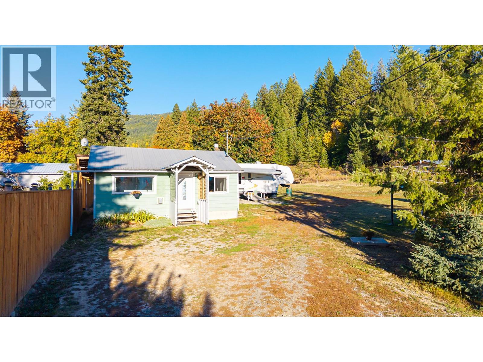 5060 3a Highway, Wynndel, British Columbia  V0B 2N2 - Photo 24 - 10365671