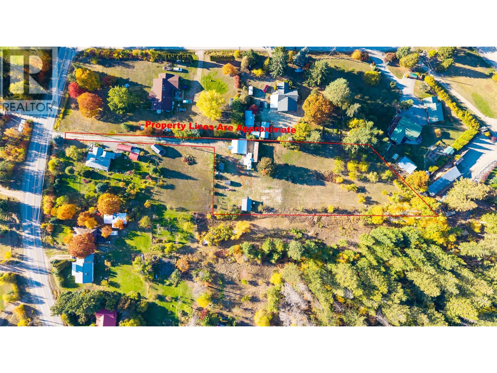 5060 3a Highway, Wynndel, British Columbia  V0B 2N2 - Photo 2 - 10365671