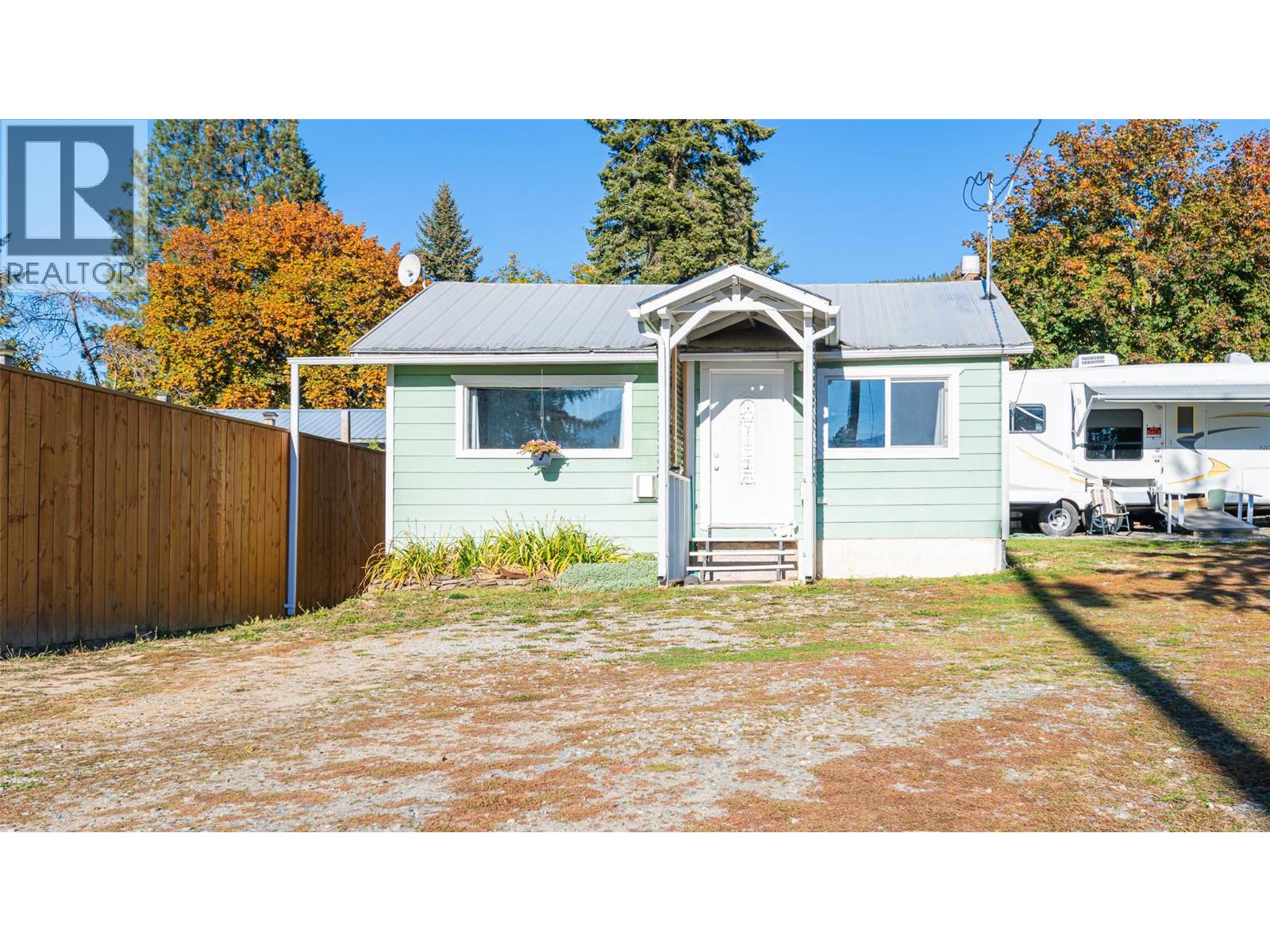 5060 3A Highway, wynndel, British Columbia