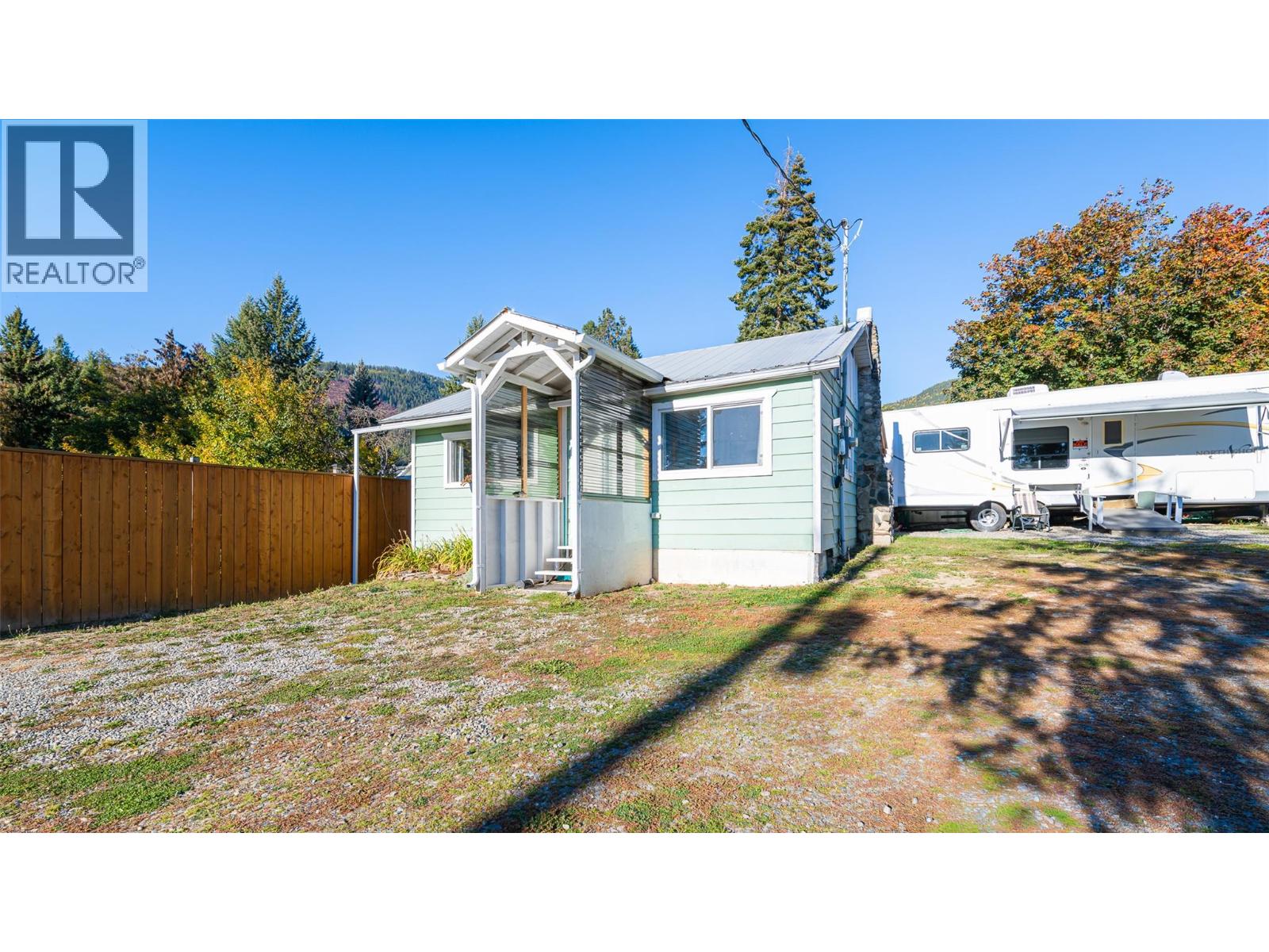 5060 3a Highway, Wynndel, British Columbia  V0B 2N2 - Photo 30 - 10365671