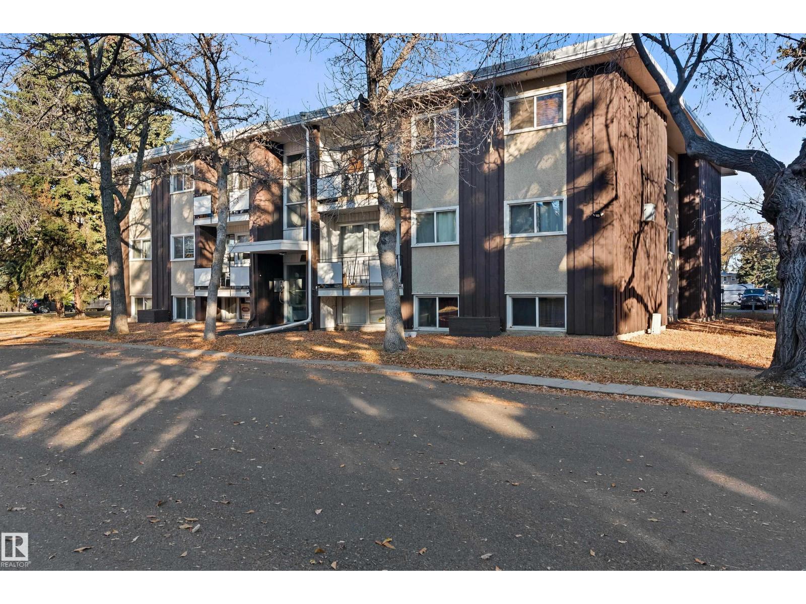#10 5635 105 ST NW, edmonton, Alberta