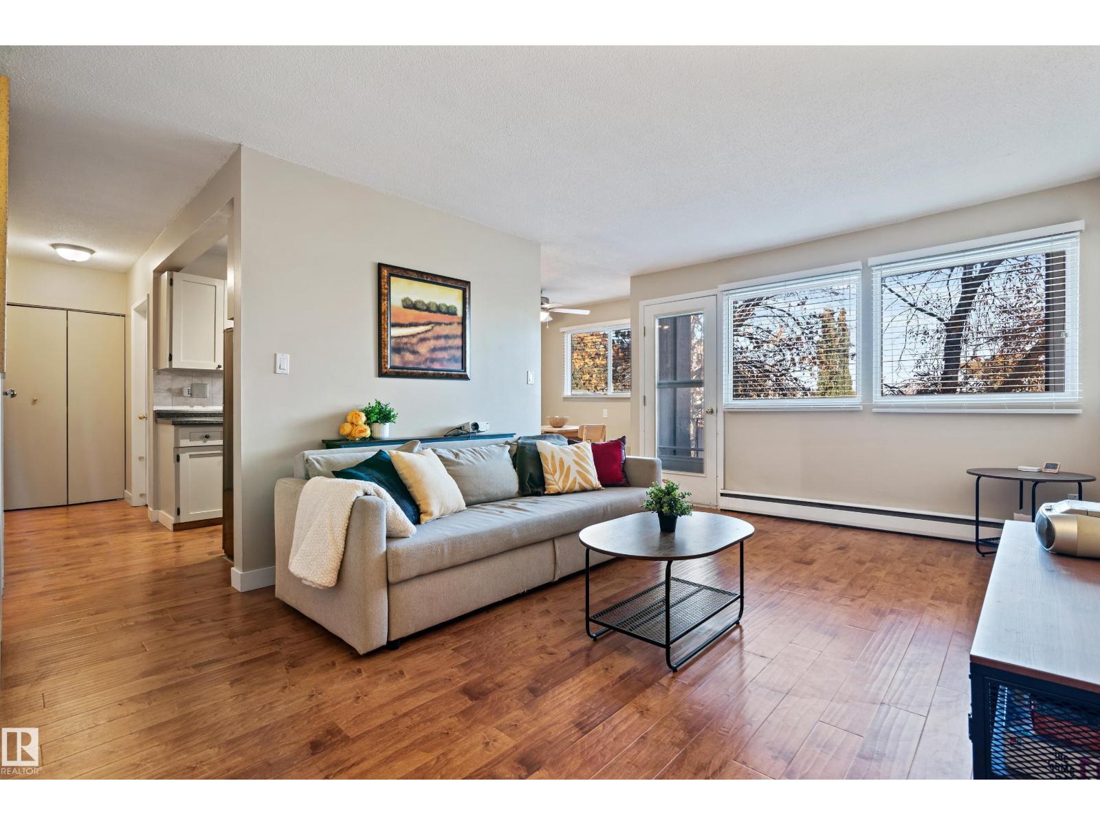 #10 5635 105 St Nw, Edmonton, Alberta  T6H 2N2 - Photo 2 - E4462609
