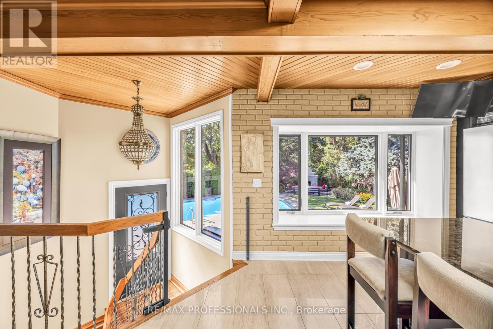 16 Woodpark Road, Toronto, Ontario  M9P 1L9 - Photo 19 - W12469443