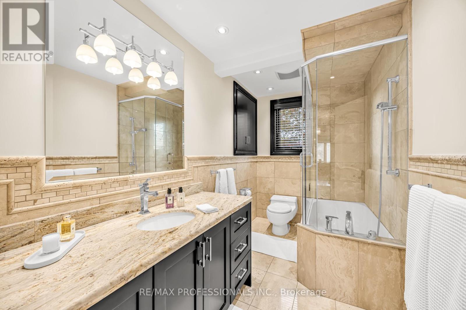16 Woodpark Road, Toronto, Ontario  M9P 1L9 - Photo 34 - W12469443