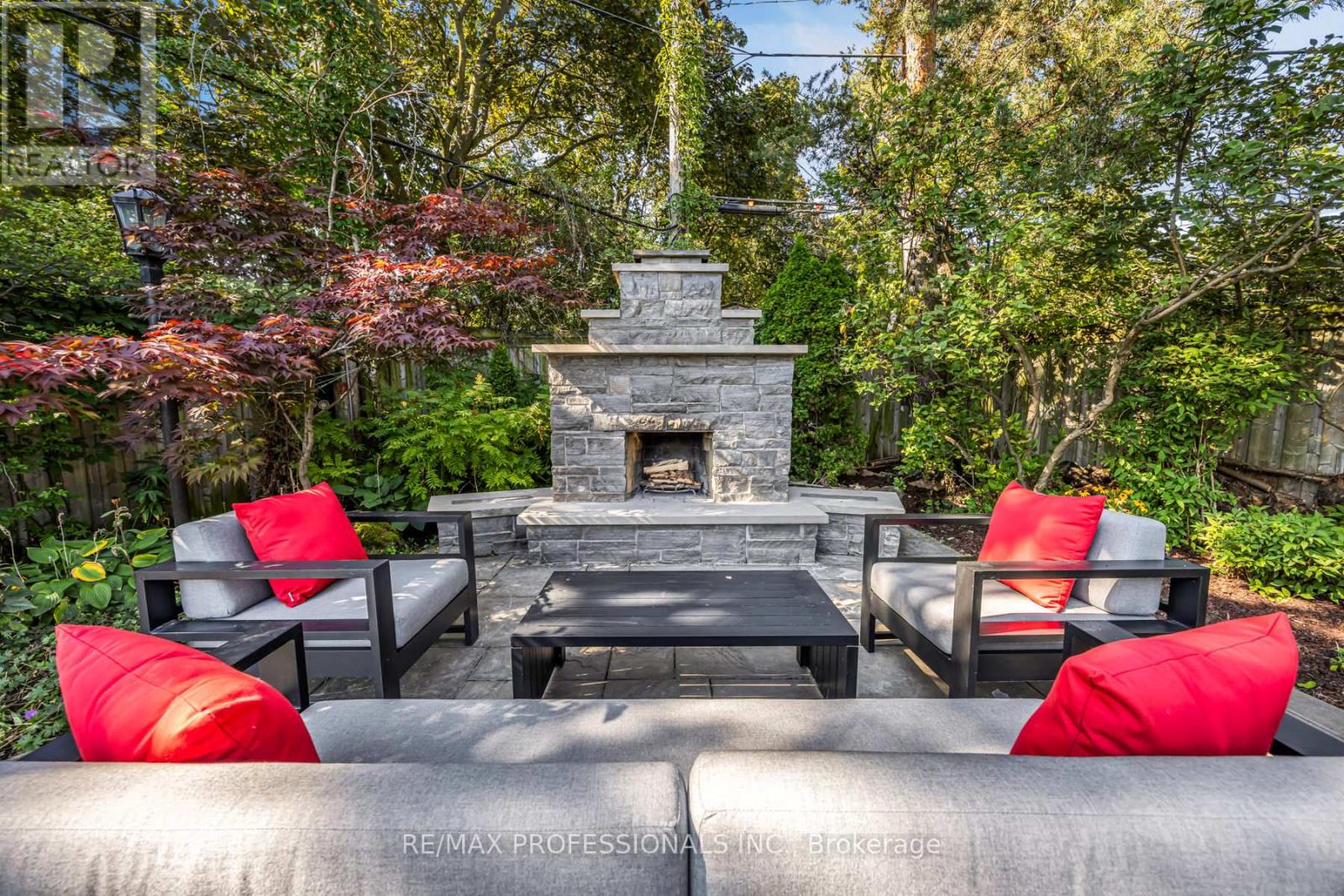 16 Woodpark Road, Toronto, Ontario  M9P 1L9 - Photo 5 - W12469443