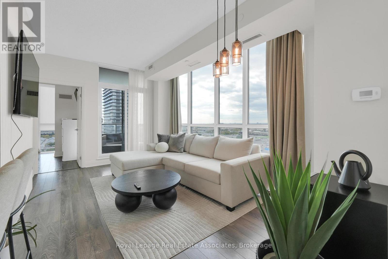 1007 - 15 Zorra Street, Toronto, Ontario  M8Z 0C1 - Photo 12 - W12469447