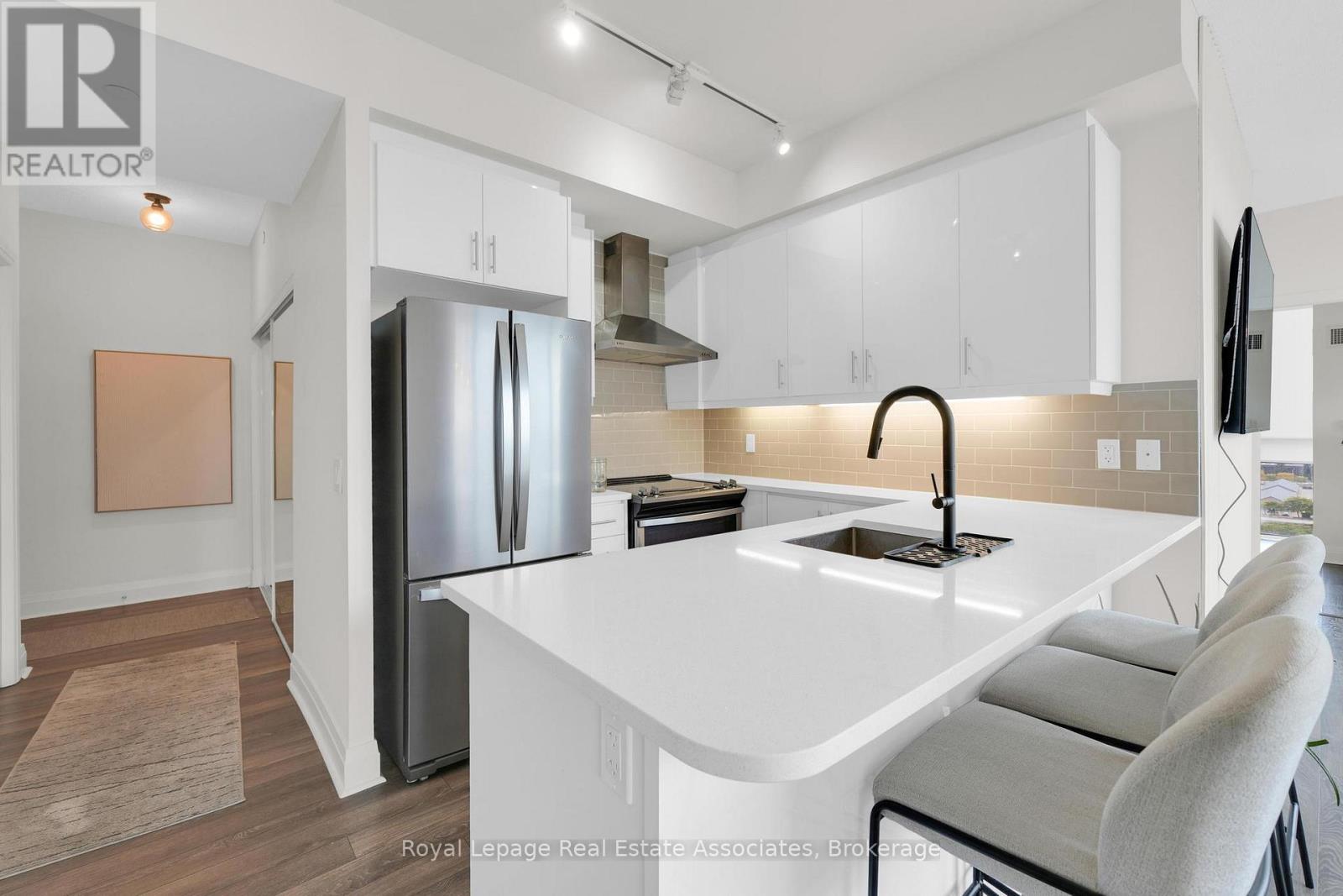 1007 - 15 Zorra Street, Toronto, Ontario  M8Z 0C1 - Photo 8 - W12469447