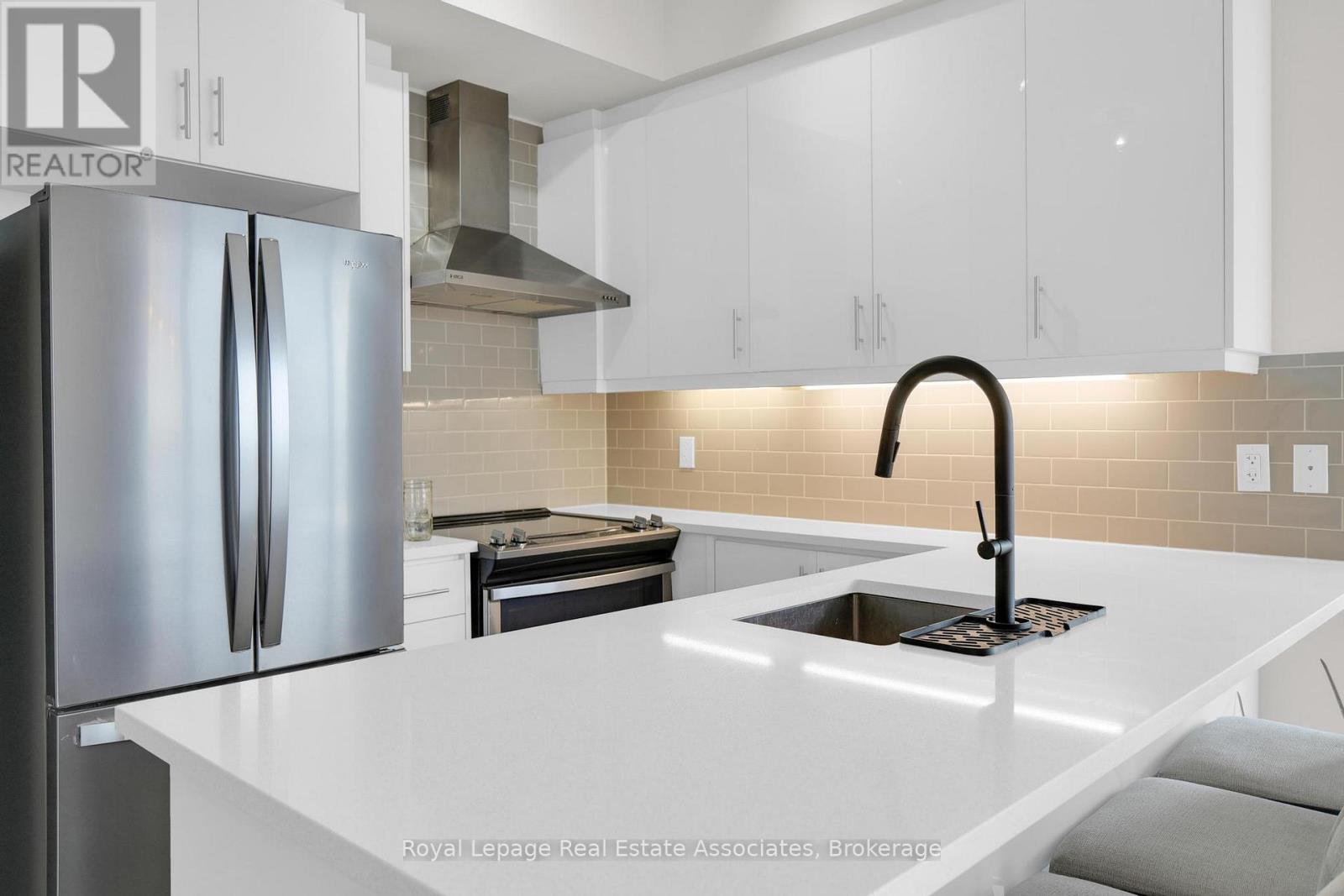1007 - 15 Zorra Street, Toronto, Ontario  M8Z 0C1 - Photo 9 - W12469447